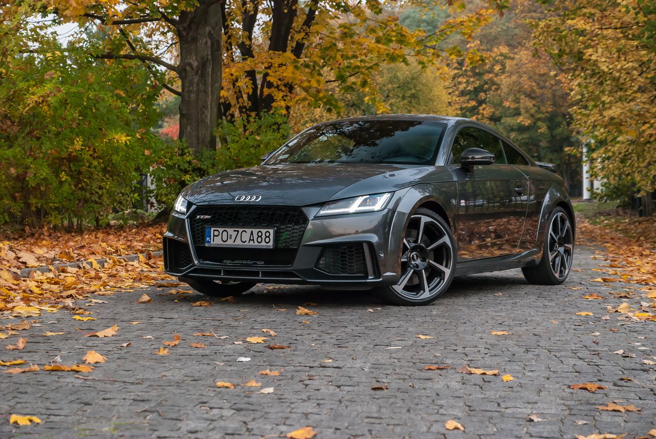 Audi TT RS wygląda jak myśliwiec i prawie nie ustępuje mu osiągami