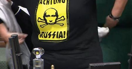 Emocjonalny apel wicemarszałek Sejmu. Wystąpiła w koszulce z napisem "Achtung Russia"