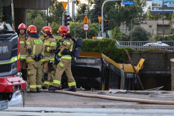Wypadek autobusu w Warszawie. Pojazdy nie zostaną wycofane