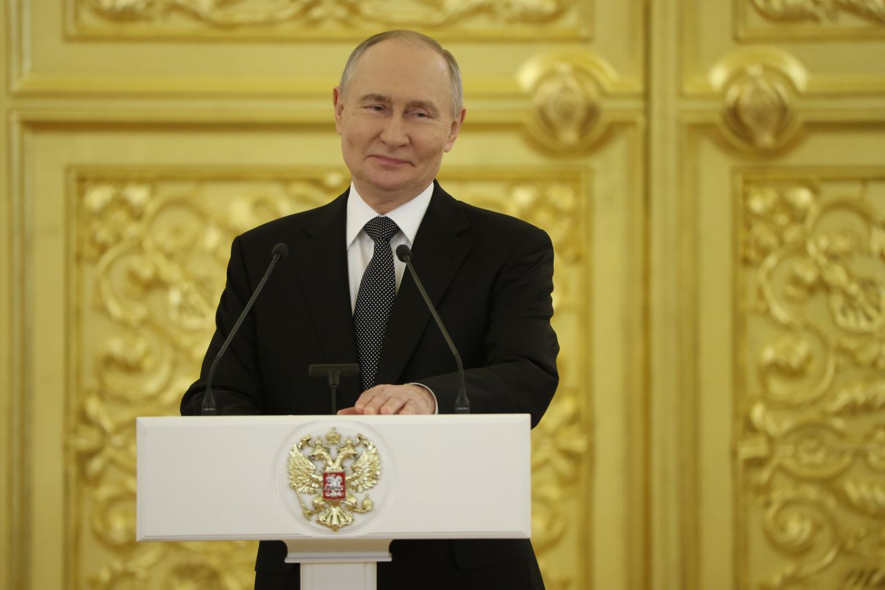 Forecasting Russia's turmoil: Inflation, democracy, and China's shadow