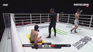 52 sekundy i koniec. Potężnym kopnięciem załatwił faworyta