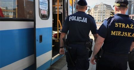 Koronawirus w Polsce. Nie masz maseczki? Autobus nie pojedzie