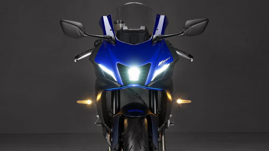 Yamaha R7