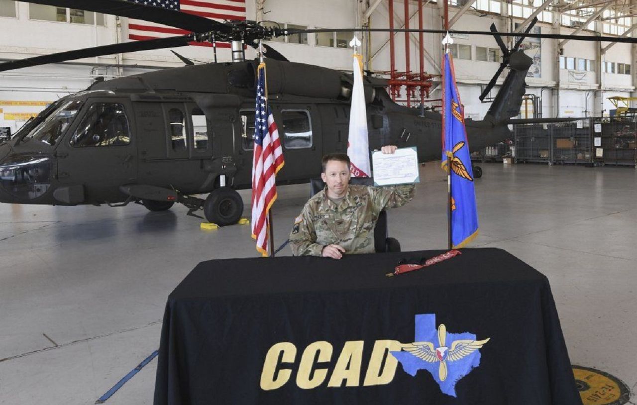 Armia USA prezentuje UH-60V Black Hawk. Ulepszone śmigłowce rozpoczynają służbę - Armia USA modernizuje śmigłowce