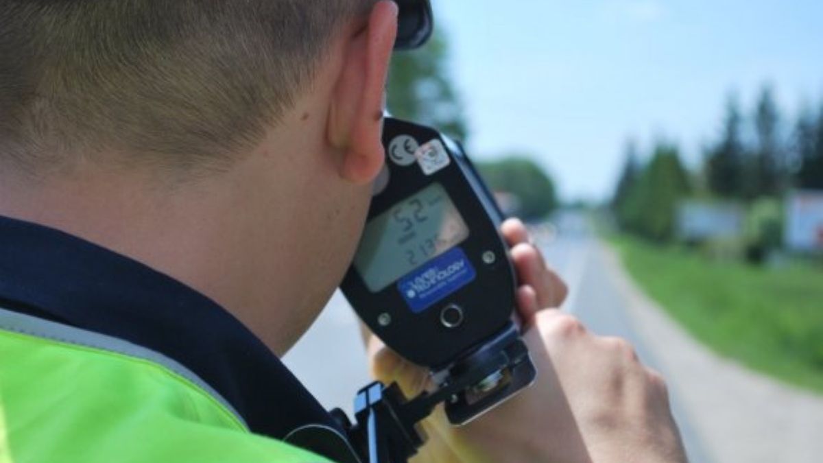 W trakcie kontroli okazało się, że 25-latek ma na sumieniu o wiele więcej, niż tylko jazdę z nadmierną prędkością 