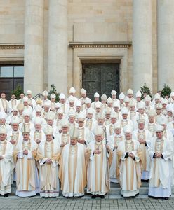 Wotum nieufności wobec Episkopatu [OPINIA]