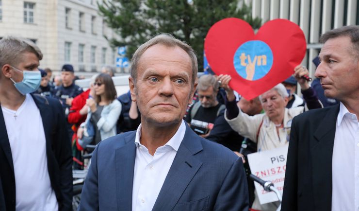 Tusk kąśliwie o odsunięciu Gowina. "Kaczyński nie wybacza"