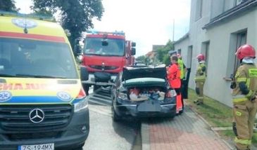 Dramat pod Sławnem. Ciężarówka staranowała auto