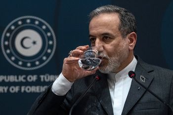 "Misja niemożliwa". Irański minister o zmianie reżimu