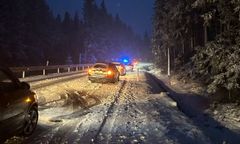 Zima zaskoczyła drogowców. Droga do granicy z Czechami była zablokowana