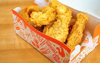 Rywal KFC rozpycha się w Polsce. Otwiera 31. restaurację