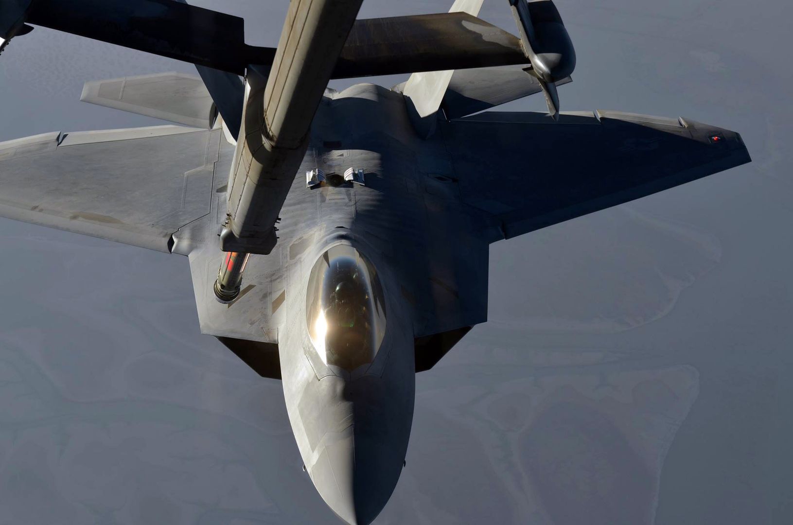 Konflikt USA z Chinami. Amerykanie wysyłają dziesiątki myśliwców F-22 na Pacyfik