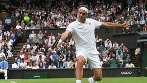Wimbledon: Roger Federer w II rundzie po kreczu rywala. Dramat Adriana Mannarino na korcie centralnym