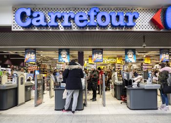 Listeria w żywności. Carrefour pilnie wycofuje produkt