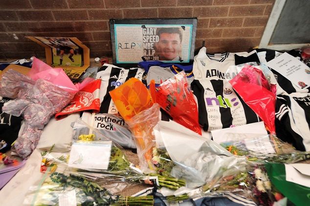 Tak kibice Newcastle żegnali Speeda (fot. SPORTIMAGE/NEWSPIX.PL)