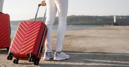 Biuro podróży ogłasza niewypłacalność. Co z pieniędzmi klientów?