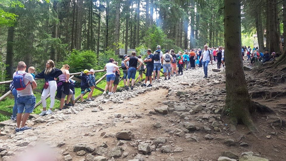 Kolejka do Wąwozu Kamieńczyka 11 sierpnia