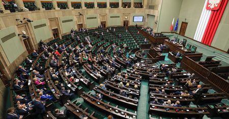 Gorący dzień w Sejmie. Rozpoczęło się posiedzenie [TRANSMISJA NA ŻYWO]