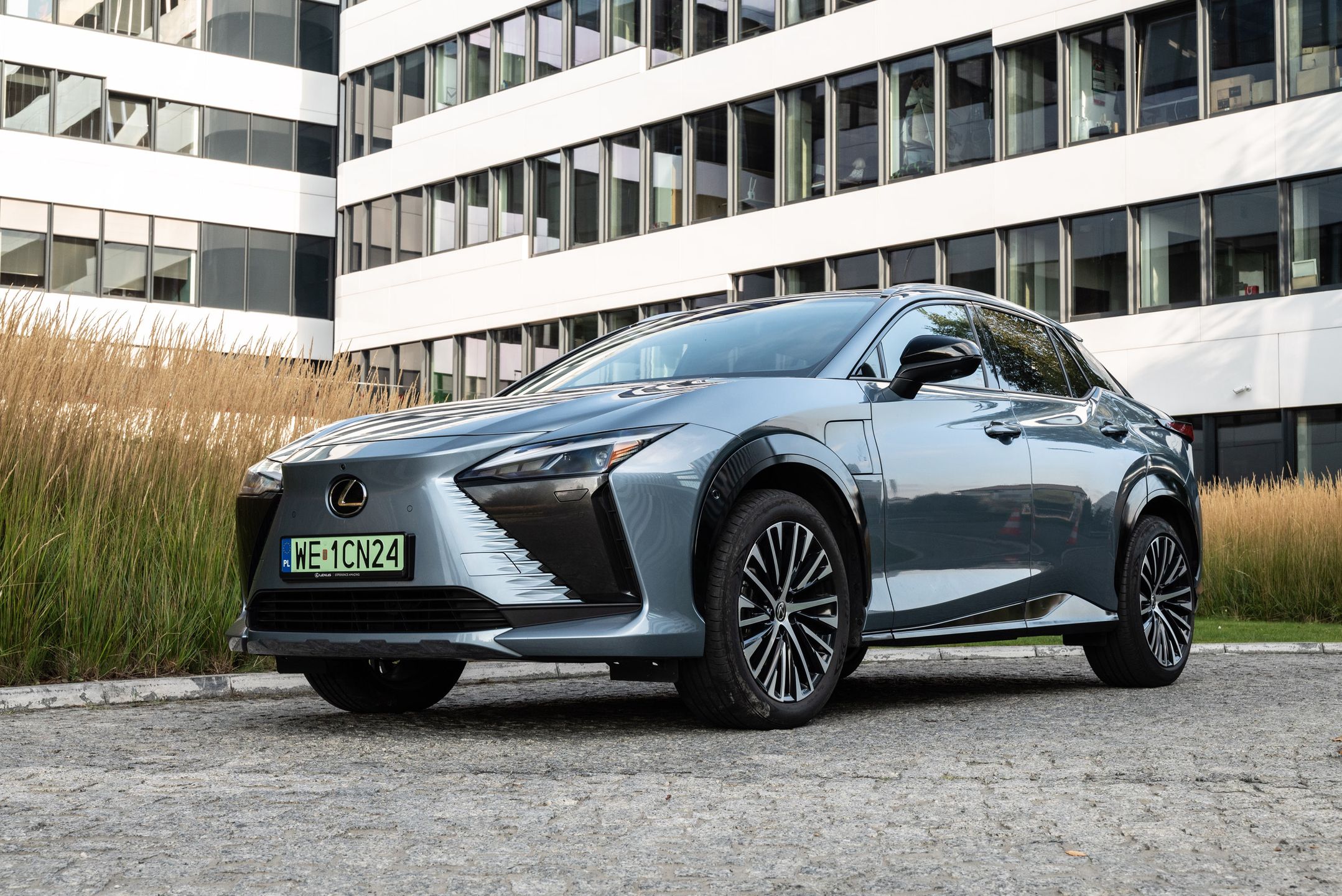 Lexus RZ