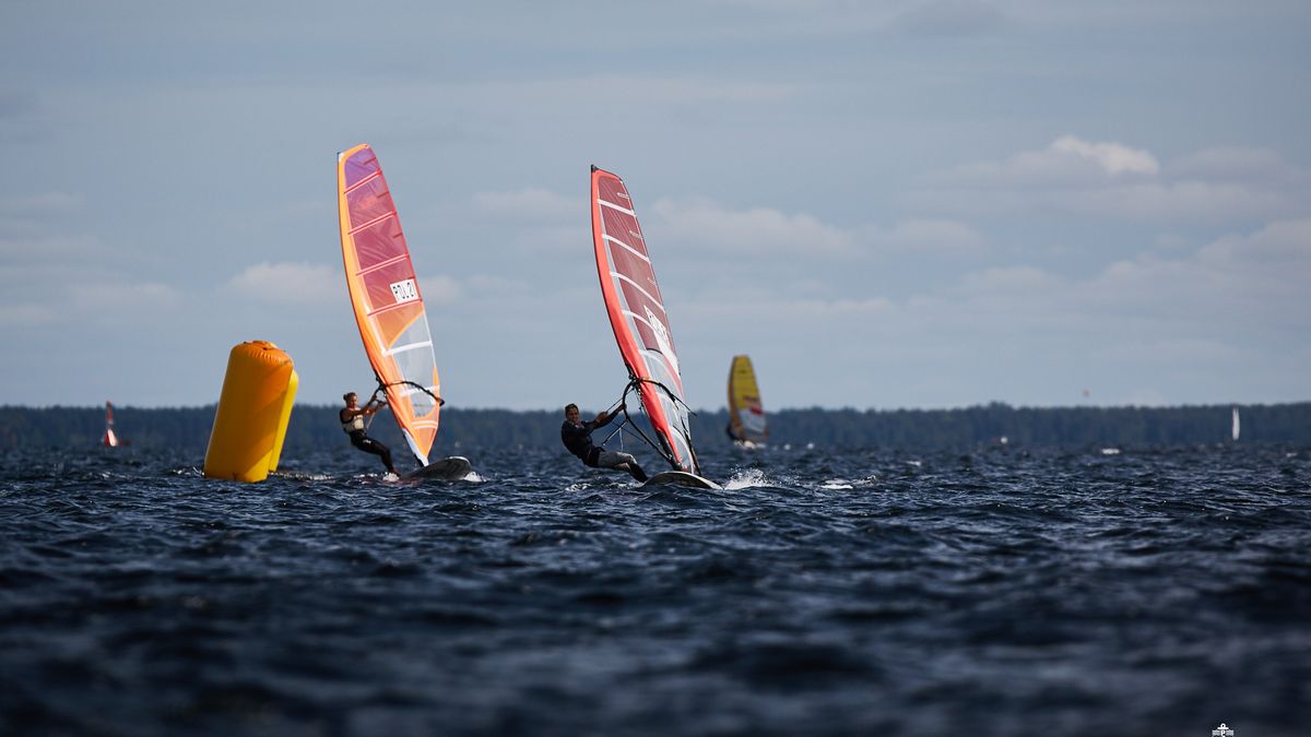 Małgorzata Białecka (L) i Zofia Klepacka (P) w olimpijskiej klasie RS:X