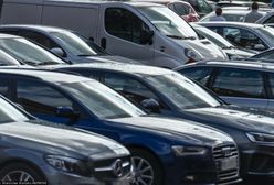 Zapukał w szybę auta. To był koszmarny błąd