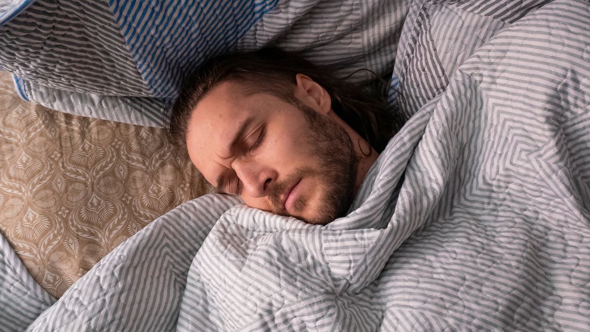 Niedobór niektórych witamin może powodować senność.