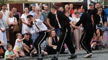 Grudziądz: Spektakl "Błazenologia" Teatru Na Walizkach