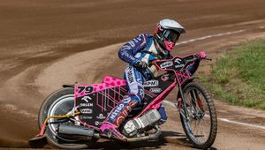 W kolejnym kraju zainaugurowano sezon żużlowy. Zawodnik Stali Gorzów z kompletem punktów