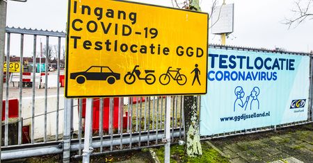 Holandia. Dziesiątki zakażonych w dyskotece
