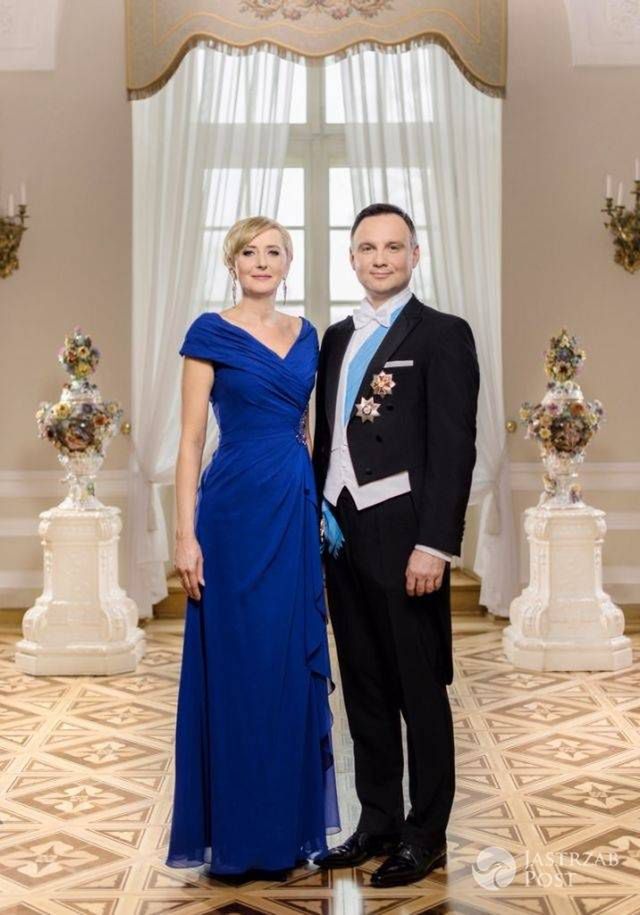 Oficjalne zdjęcie Agaty Dufy i Andrzeja Dudy, które wręczyli norweskiej parze królewskiej