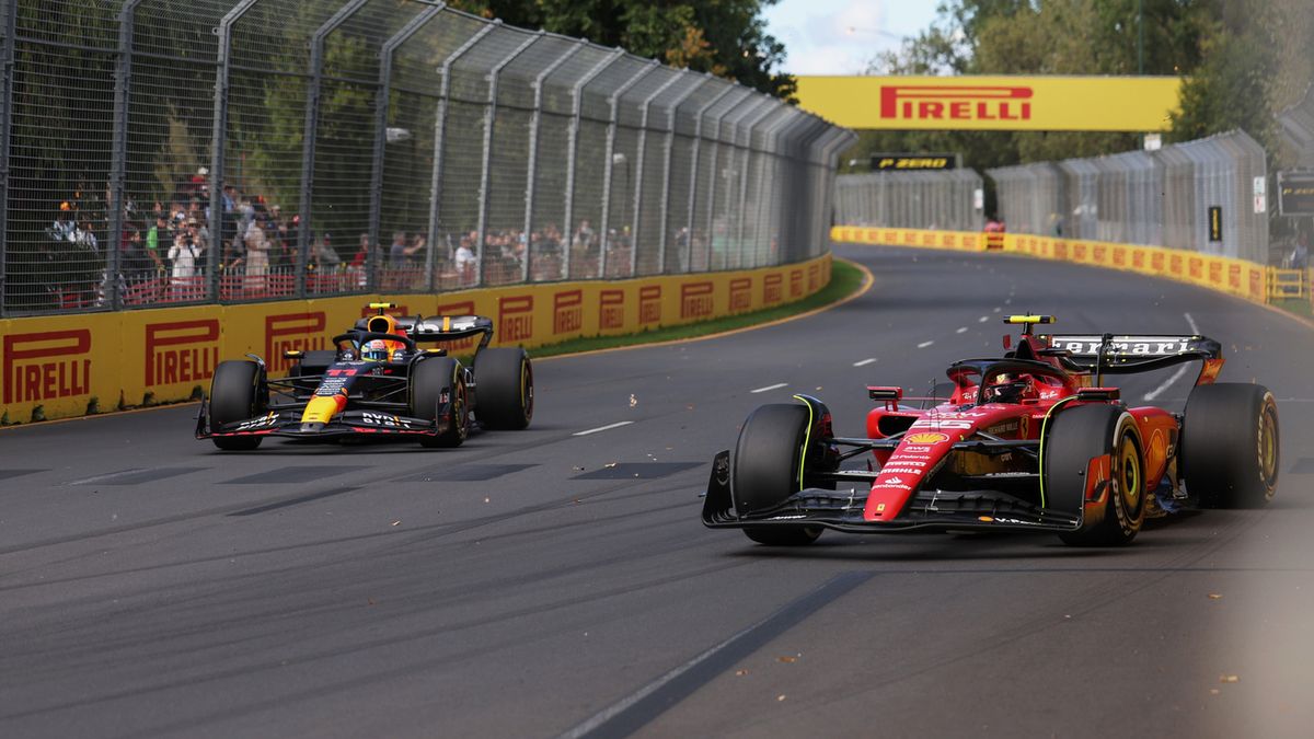 Zdjęcie okładkowe artykułu: Materiały prasowe / Pirelli Media / Na zdjęciu: Sergio Perez (po lewej) i Carlos Sainz
