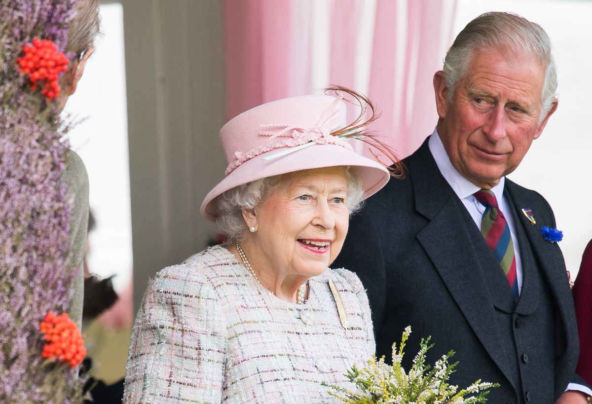 Królowa Elżbieta II i książę Karol dali się sfotografować pierwszy raz od czterech miesięcy