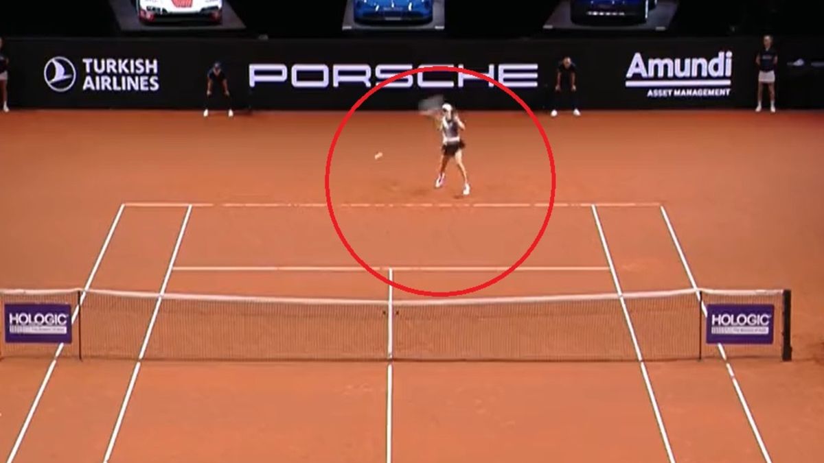 Zdjęcie okładkowe artykułu: Twitter / Porsche Tennis / Iga Świątek w meczu z Karoliną Pliskovą