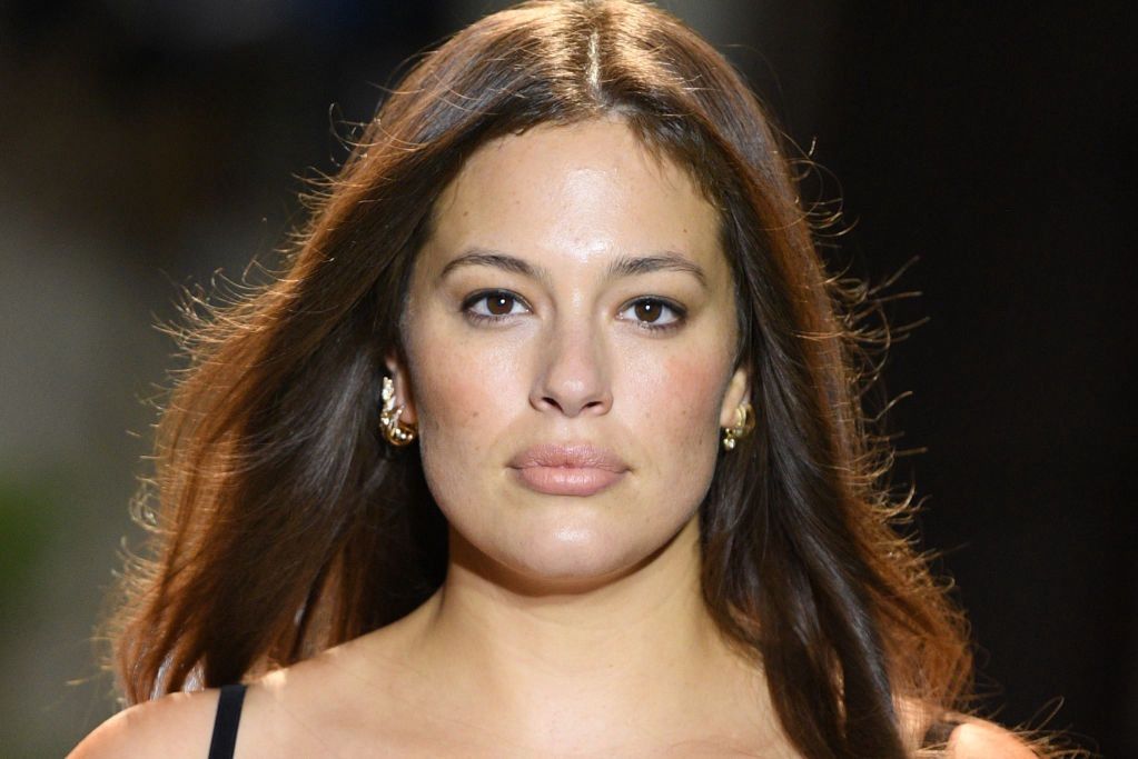 Ashley Graham podczas wyjazdów korzysta z laktatora