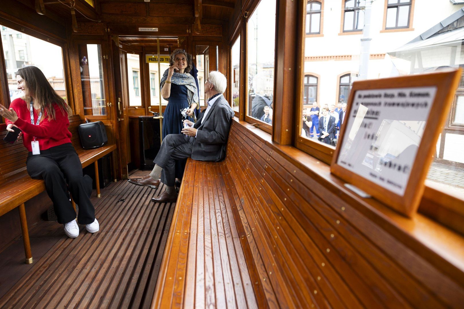 Zabytkowy tramwaj SN1 o numerze 59, który wyjechał na ulice Krakowa 103 lata temu. Po odrestaurowaniu znów wyjedzie