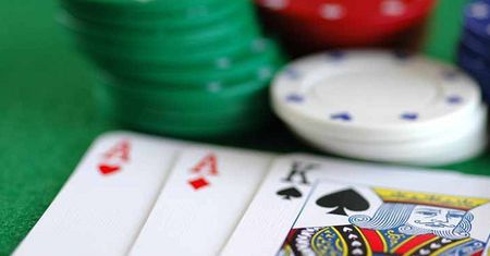 Trojan atakuje pokerzystów na Facebooku