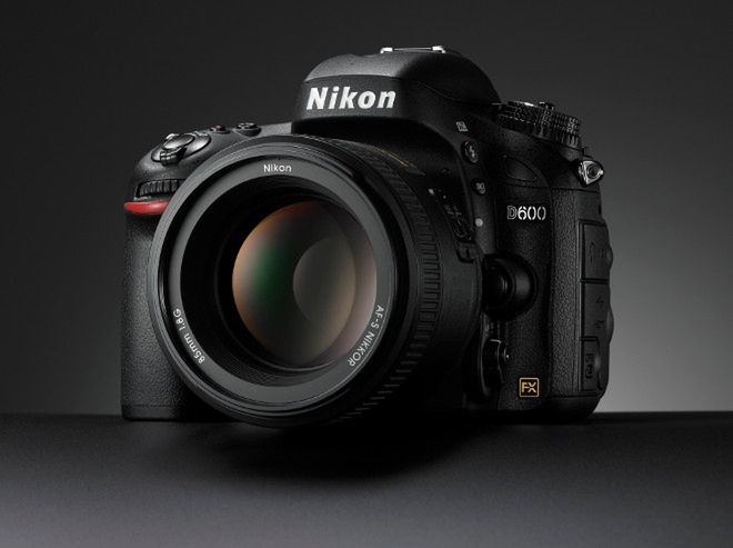 Nikon D600: lustrzanka z pełnoklatkową matrycą