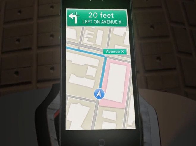 Batman korzystający z Map Apple