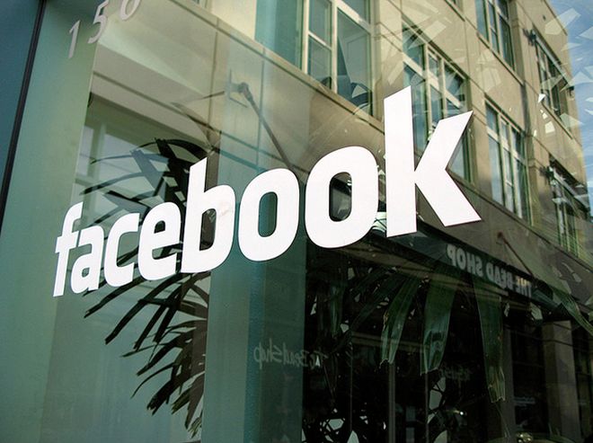 Facebook rozpoczyna testy własnej platformy płatności mobilnych