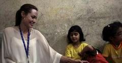 Jolie i Pitt zabierają bliźniaki do Syrii