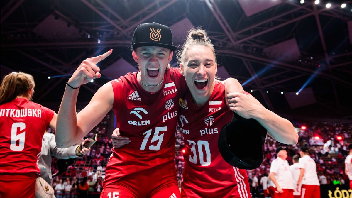 Zdjęcie okładkowe artykułu: Materiały prasowe / FIVB / Na zdjęciu: Martyna Czyrniańska (z lewej) i Olivia Różański (z prawej)