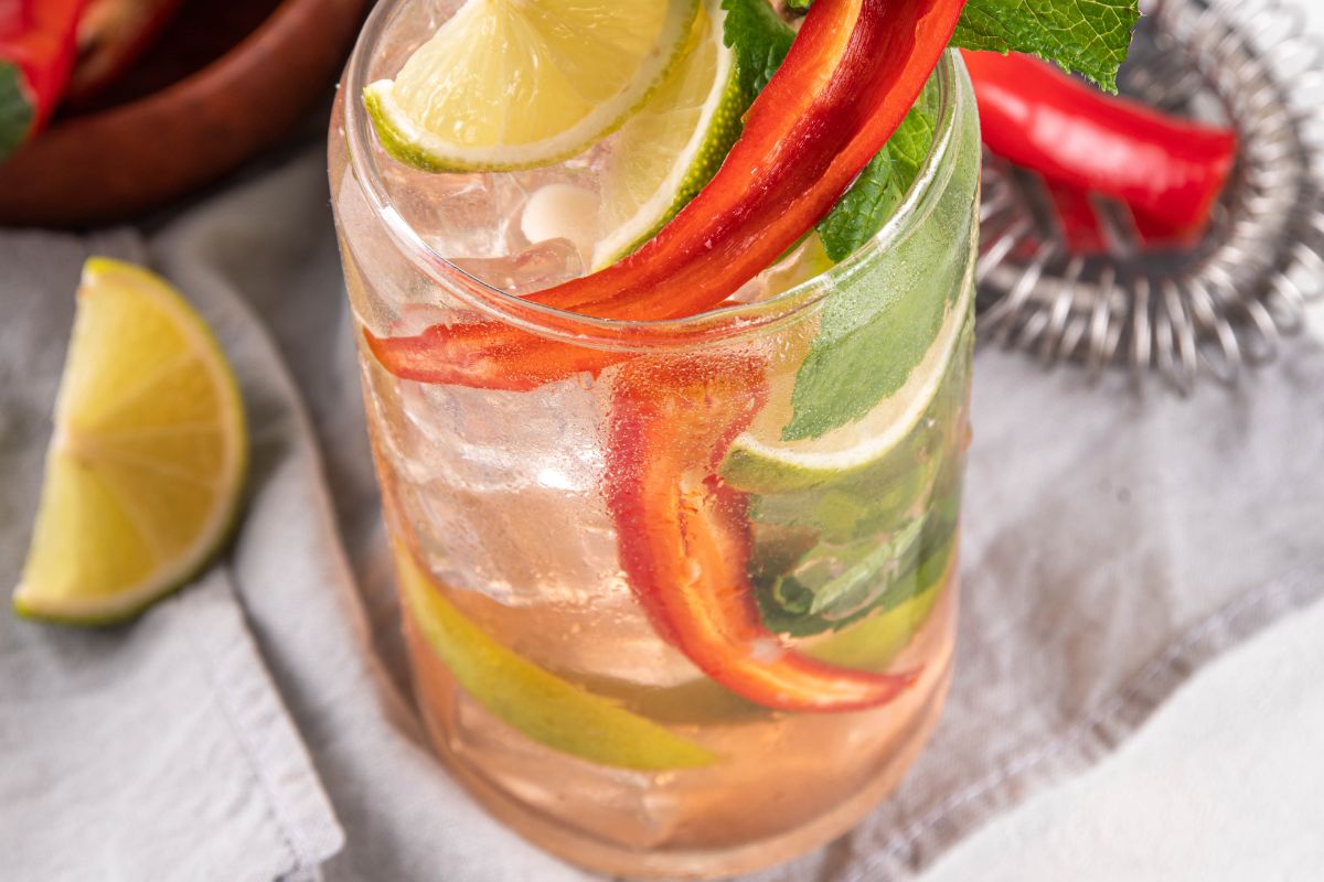 Te dwa składniki pomagają schudnąć. Pij codziennie, a metabolizm ruszy z kopyta