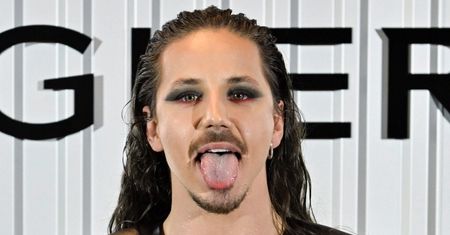 Michał Szpak pozuje z kolegą i publikuje wymowny wpis: "Dwa serca złączone, nic nas nie rozłączy" (FOTO)