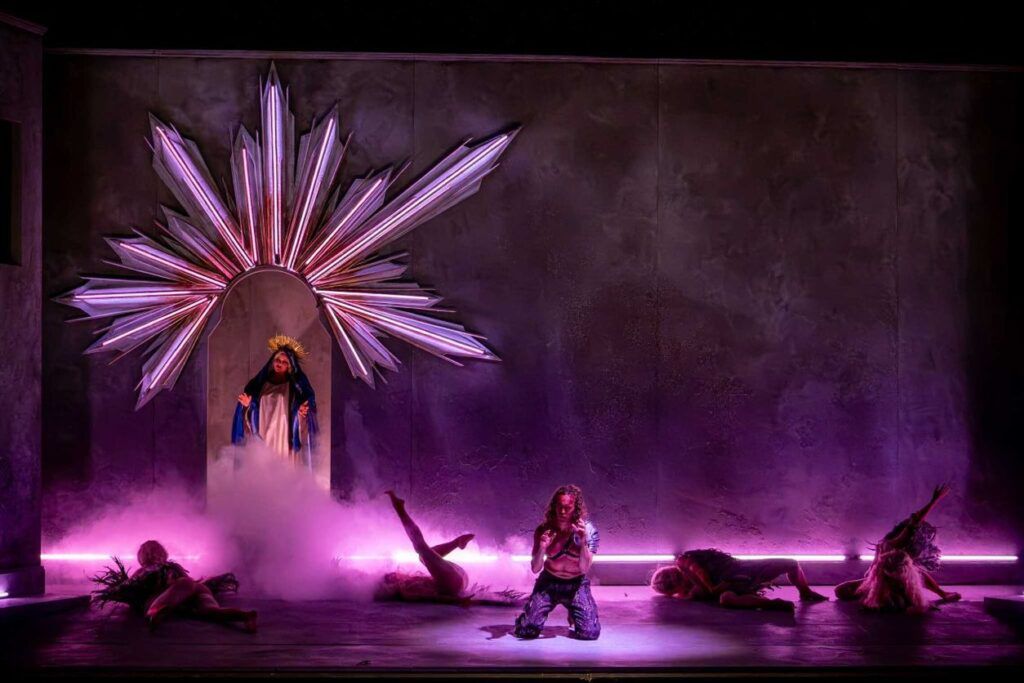 Jadwiga Postrożna (Wenus), James J. Kee (Tannhäuser) © Andreas Lander/ Theater Magdeburg