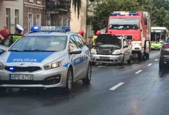 Zielona Góra: Koszmarna kolizja w centrum miasta. Zderzyły się trzy samochody