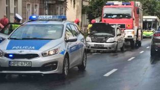 Zielona Góra: Koszmarna kolizja w centrum miasta. Zderzyły się trzy samochody