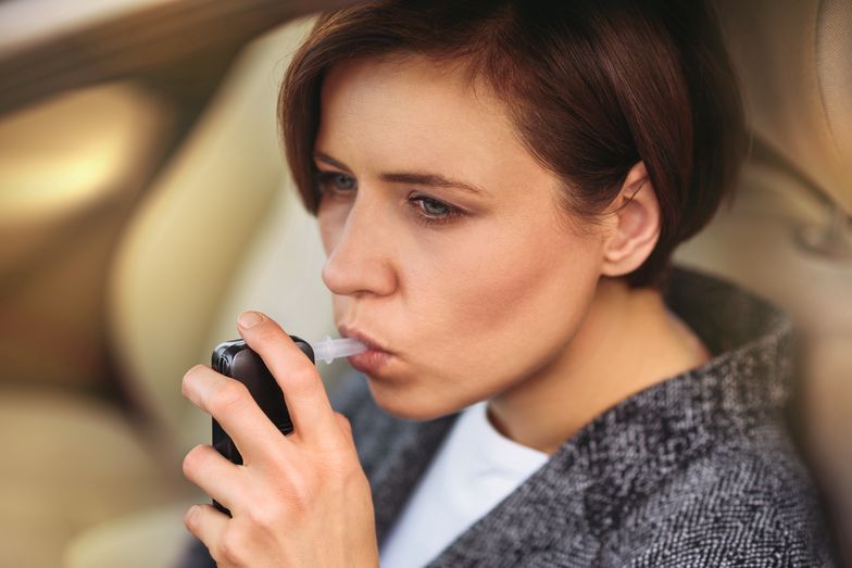 Kodeks pracy. Szef może kazać ci dmuchać w alkomat