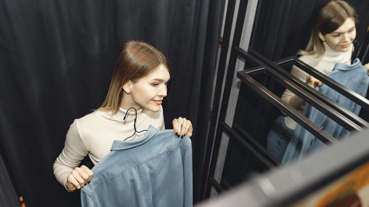 O tym warto pamiętać podczas wchodzenia do przymierzalni