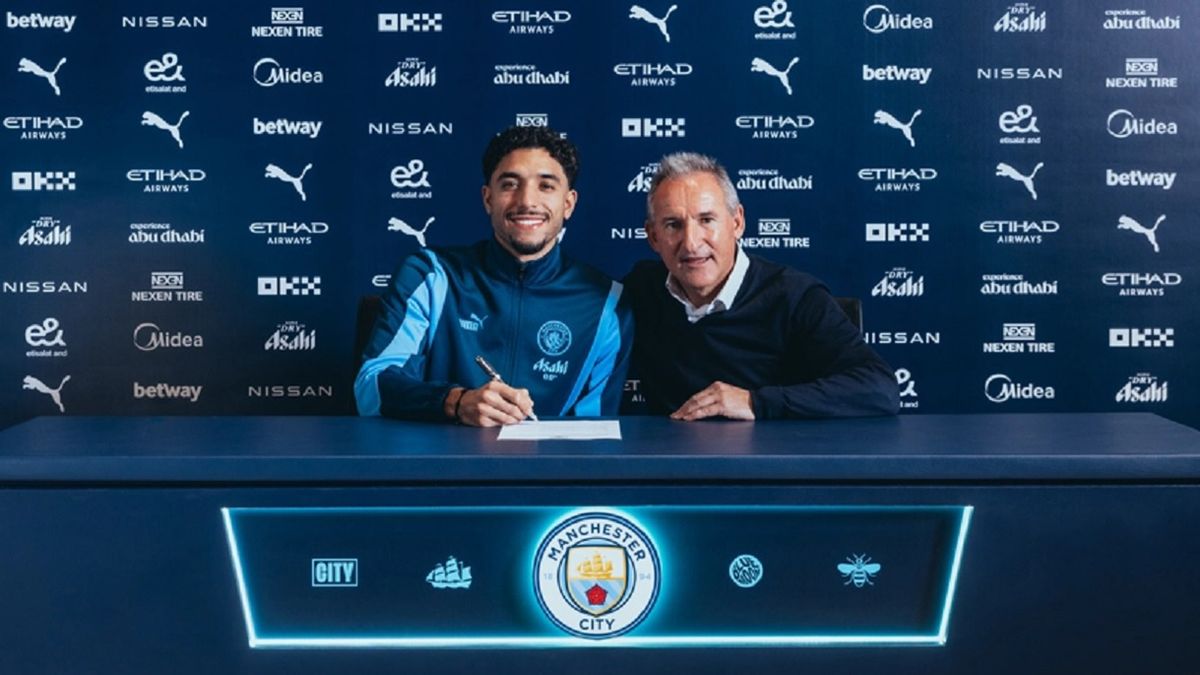 Materiały prasowe / Manchester City / Na zdjęciu: Omar Marmoush został nowym piłkarzem Manchesteru City