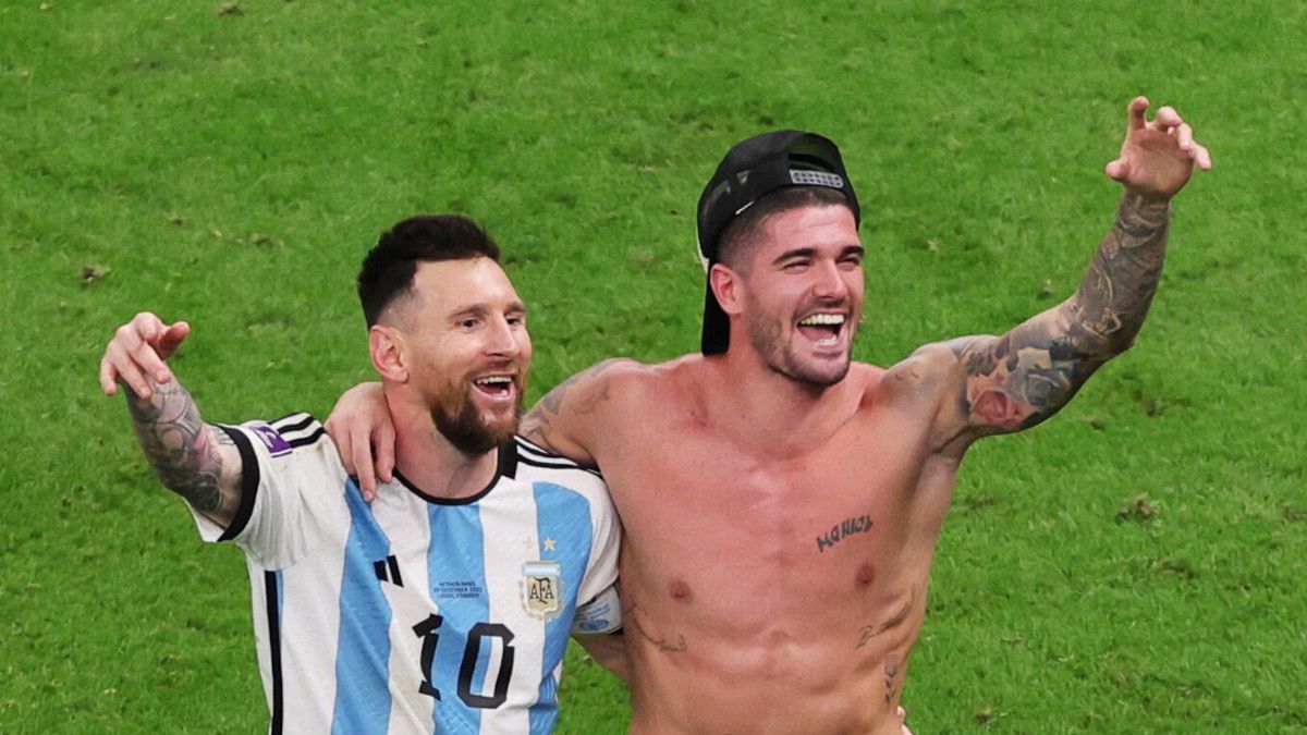 PAP/EPA / Na zdjęciu: Lionel Messi i Rodrigo De Paul